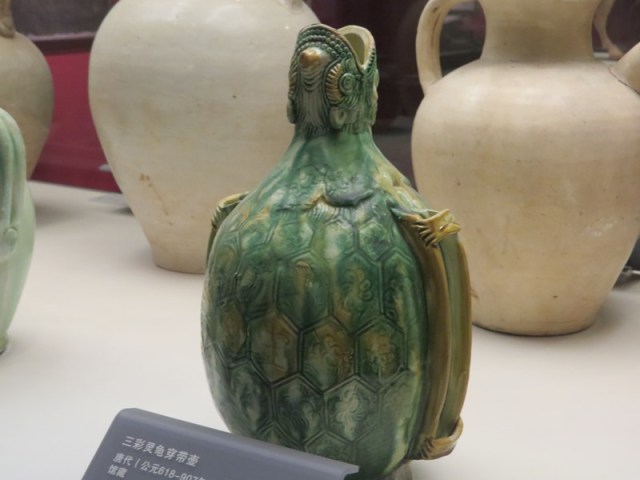 Tri-color tortoise pot.